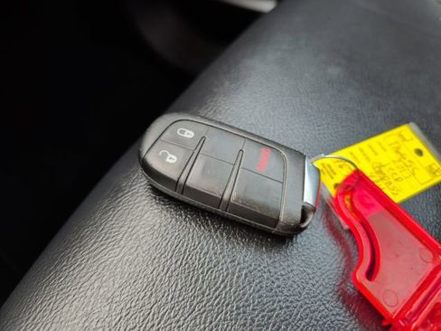 Used 2017 Jeep Compass Latitude image 29