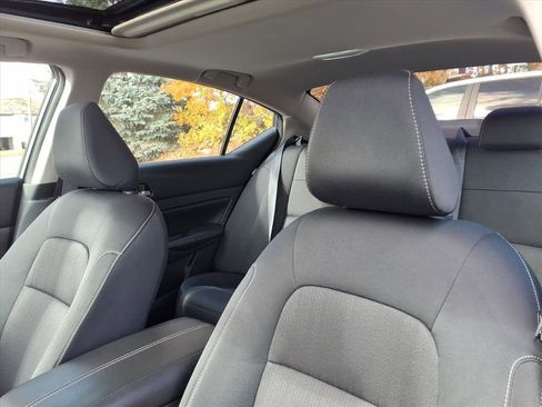 Used 2021 Nissan Altima 2.5 SV w/ SV Premium Package image 12