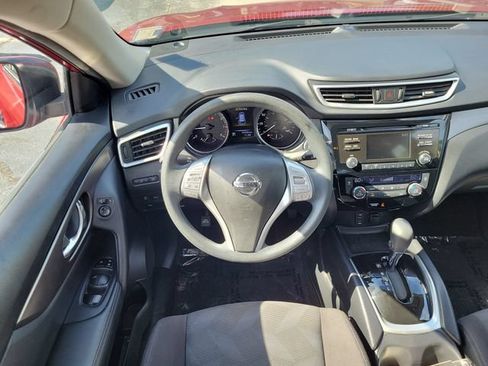 Used 2016 Nissan Rogue SV FWD image 11