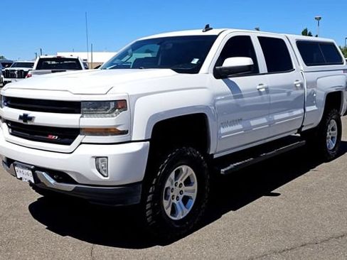 Used 2018 Chevrolet Silverado 1500 LT w/ All Star Edition AWD/4WD image 4