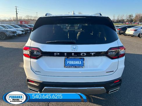 New 2026 Honda Pilot Touring image 4
