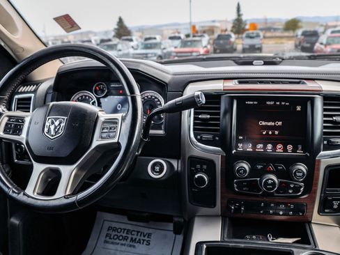 Used 2015 RAM 3500 Laramie w/ Convenience Group AWD/4WD image 19
