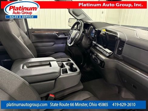 Used 2024 Chevrolet Silverado 1500 LT image 36