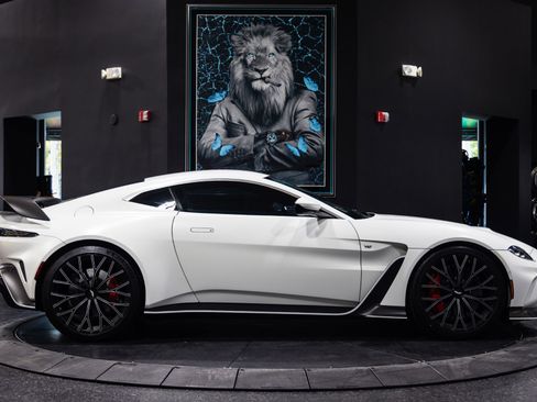 Used 2023 Aston Martin V12 Vantage RWD image 9