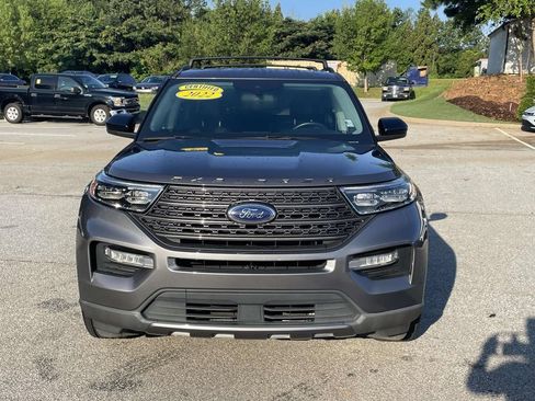 Used 2022 Ford Explorer XLT w/ Equipment Group 202A RWD image 2
