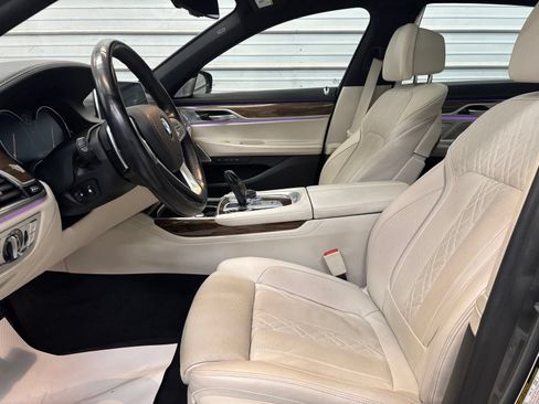 Used 2019 BMW 750i xDrive w/ Executive Package AWD/4WD image 10