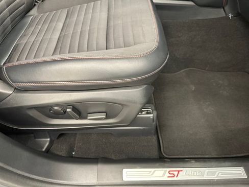 Certified 2025 Ford Explorer ST-Line w/ ST-Line Street Pack image 12