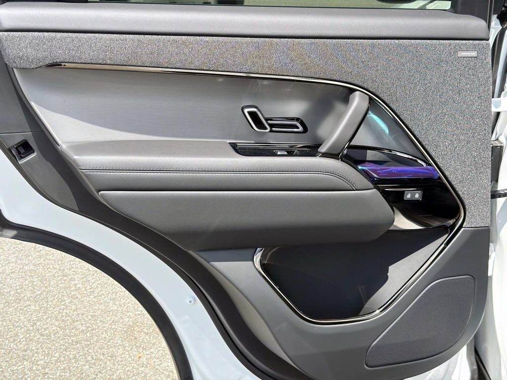 New 2026 Land Rover Range Rover Sport SE AWD/4WD image 11