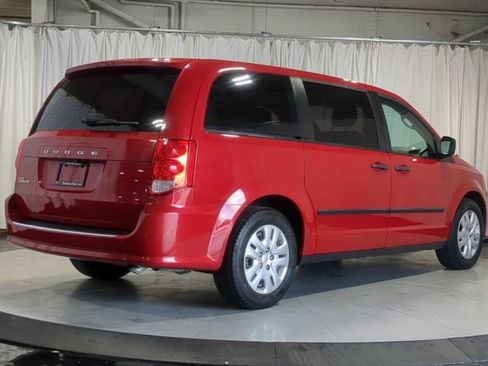 Used 2016 Dodge Grand Caravan American Value Package FWD image 10