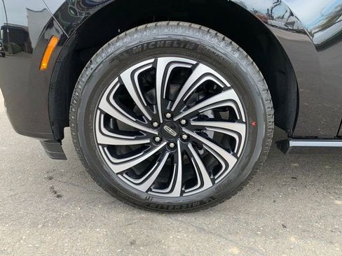 New 2026 Lincoln Navigator L Black Label AWD/4WD image 11