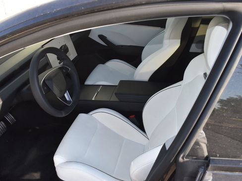 Used 2024 Tesla Model 3 Performance AWD/4WD image 2