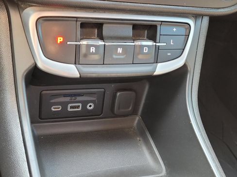 Used 2024 GMC Terrain SLT w/ Elevation Edition FWD image 29