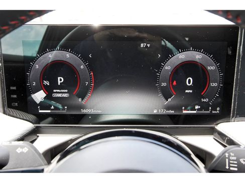Certified 2025 Nissan Kicks SR FWD image 16