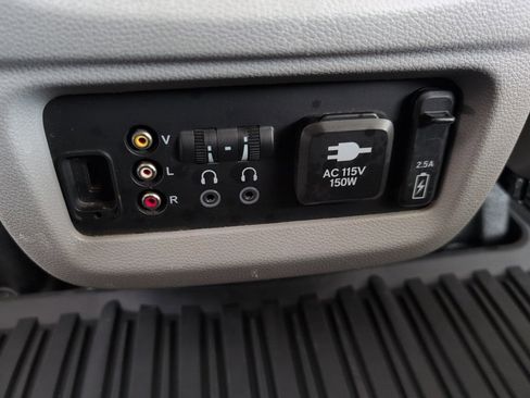 Used 2018 Honda Pilot Elite image 44