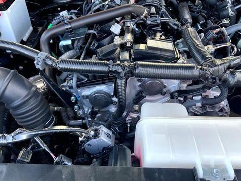 Certified 2025 Toyota 4Runner SR5 AWD/4WD image 33