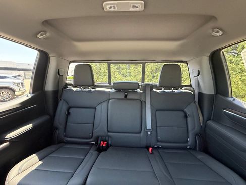 New 2026 GMC Sierra 1500 SLT w/ SLT Premium Plus Package AWD/4WD image 3