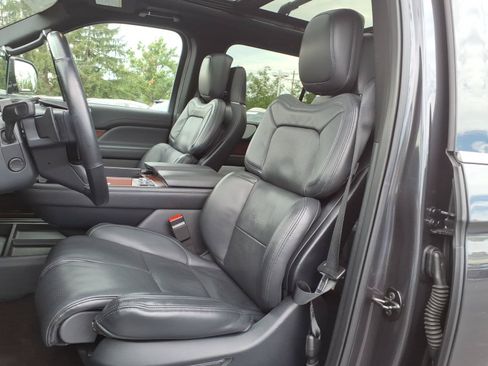 Used 2022 Lincoln Navigator L Reserve AWD/4WD image 12