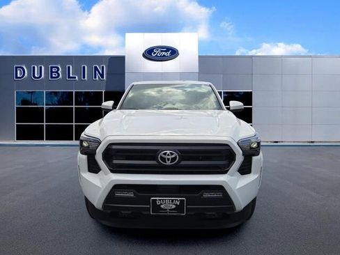 Used 2025 Toyota Tacoma SR5 AWD/4WD image 2