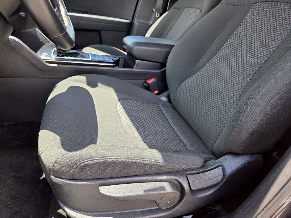 Used 2026 Kia Sportage LX FWD image 10