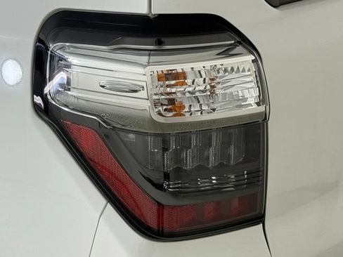 Used 2021 Toyota 4Runner Venture w/ Moonroof Package AWD/4WD image 13