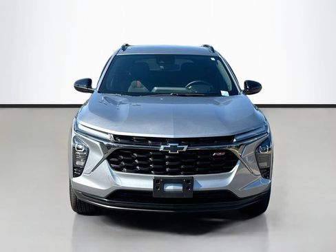 Used 2025 Chevrolet Trax RS w/ Driver Confidence Package FWD image 2