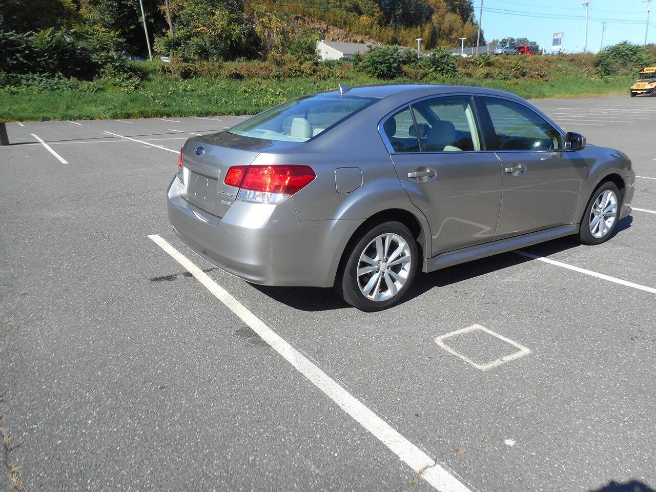 Used 2014 Subaru Legacy 2.5i Premium AWD/4WD image 12