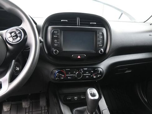 Used 2021 Kia Soul LX FWD image 4