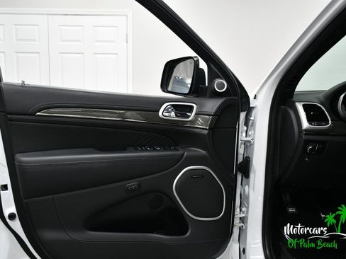 Used 2018 Jeep Grand Cherokee Trackhawk AWD/4WD image 19