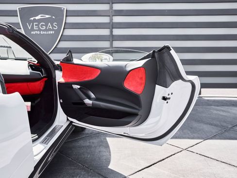 Used 2024 Ferrari SF90 Spider AWD/4WD image 31