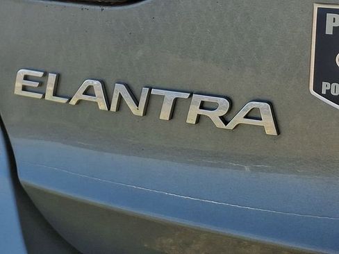 Used 2017 Hyundai Elantra Limited w/ Limited Tech Package 04 image 8