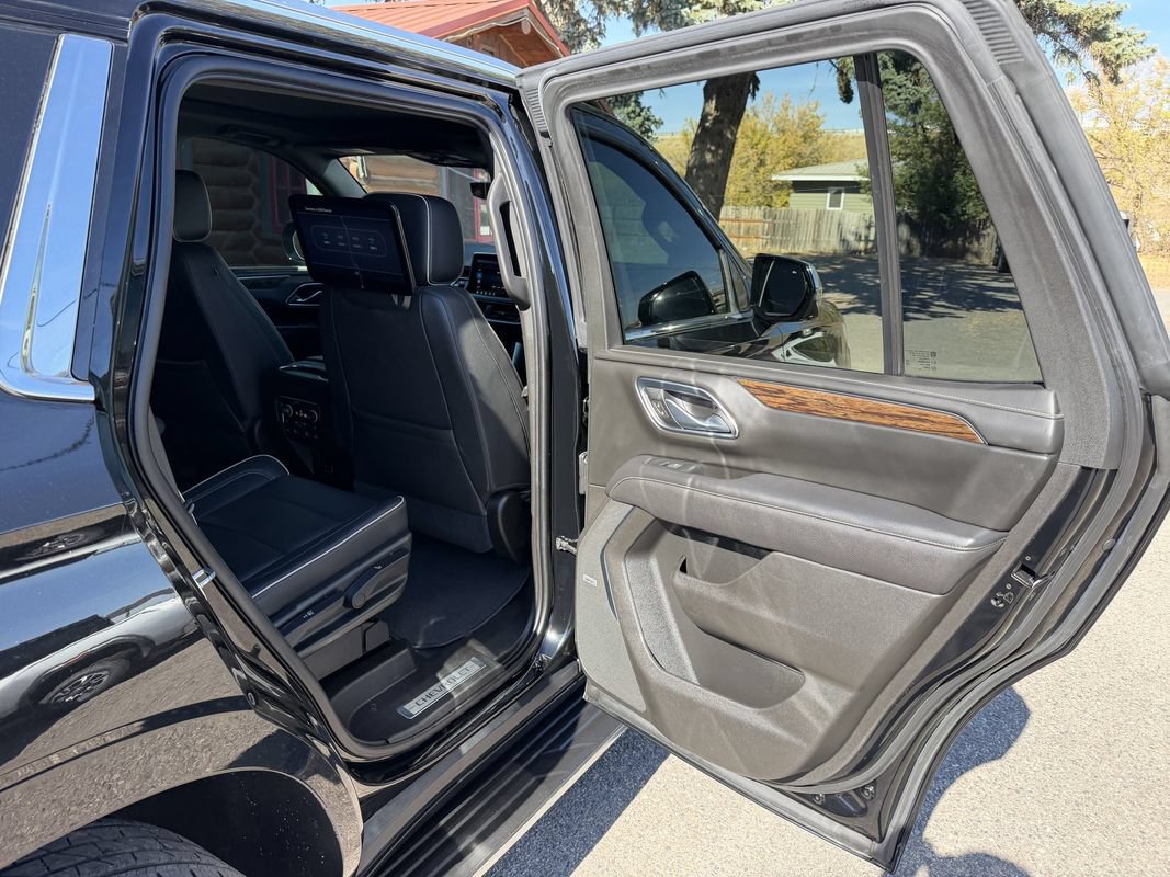 Used 2021 Chevrolet Tahoe Premier w/ Premium Package AWD/4WD image 26