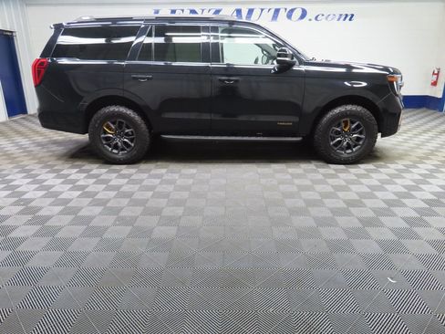 Used 2025 Ford Expedition Tremor AWD/4WD image 2