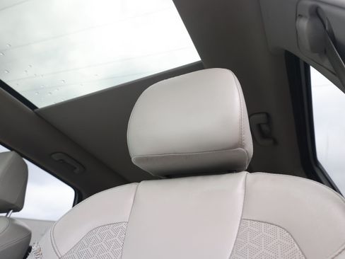 Used 2023 Kia Sorento S w/ Panoramic Sunroof Package FWD image 21