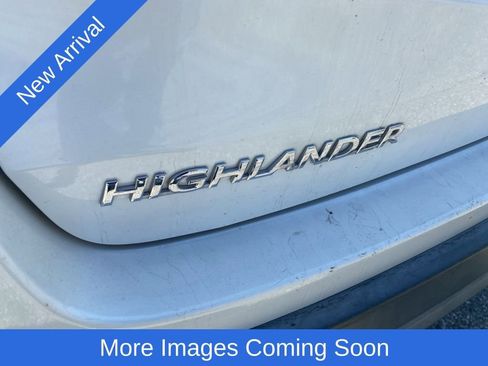 Used 2017 Toyota Highlander LE FWD image 10