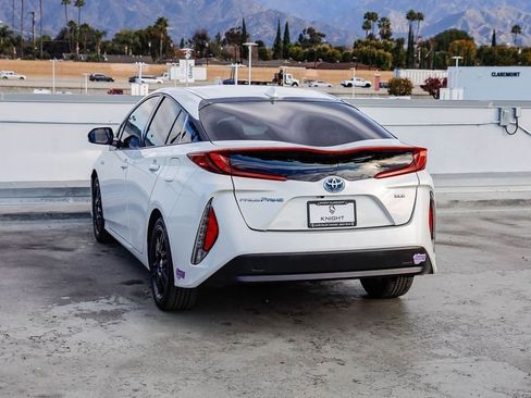 Used 2020 Toyota Prius Prime XLE image 7