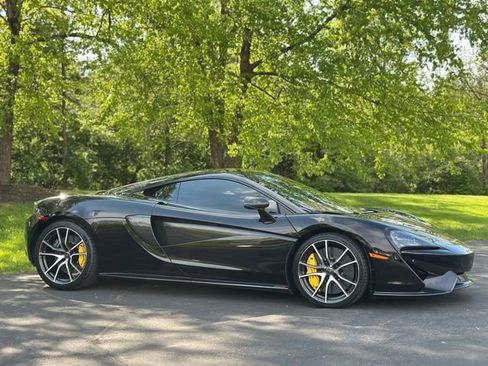 Used 2016 McLaren 570S Coupe RWD image 2