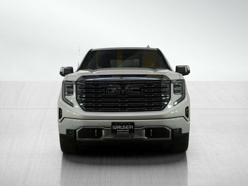 Used 2023 GMC Sierra 1500 Denali Ultimate image 9