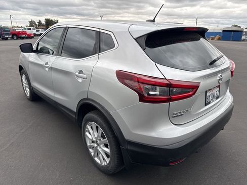 Used 2021 Nissan Rogue Sport S image 3