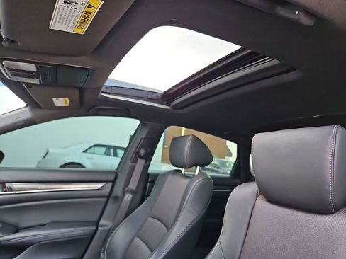 Used 2018 Honda Accord Sport image 22