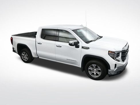 Used 2024 GMC Sierra 1500 SLT image 19