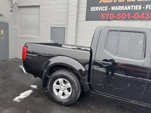 Used 2009 Nissan Frontier SE w/ SE Value Truck Pkg image 9