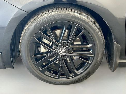 Used 2025 Toyota Camry SE w/ Convenience Package image 27