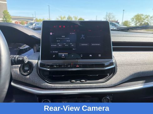 Used 2022 Jeep Compass Latitude image 14