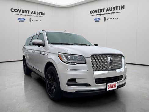 Used 2024 Lincoln Navigator L Reserve image 7