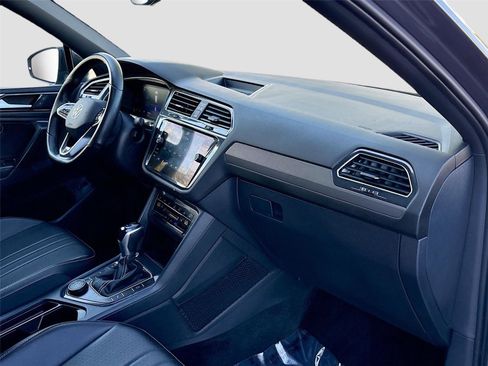 Used 2022 Volkswagen Tiguan SE R-Line image 29