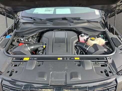 New 2025 Land Rover Range Rover Autobiography AWD/4WD image 32