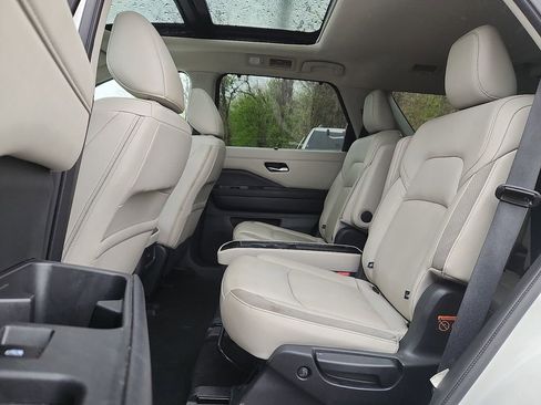 Certified 2023 Nissan Pathfinder SL w/ SL Premium Package AWD/4WD image 11
