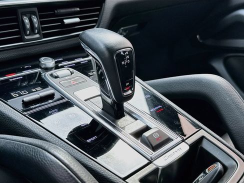 Certified 2023 Porsche Cayenne AWD/4WD image 19