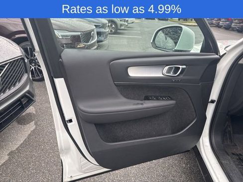 Certified 2022 Volvo XC40 T5 Momentum image 20