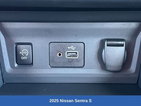 Used 2025 Nissan Sentra S image 7